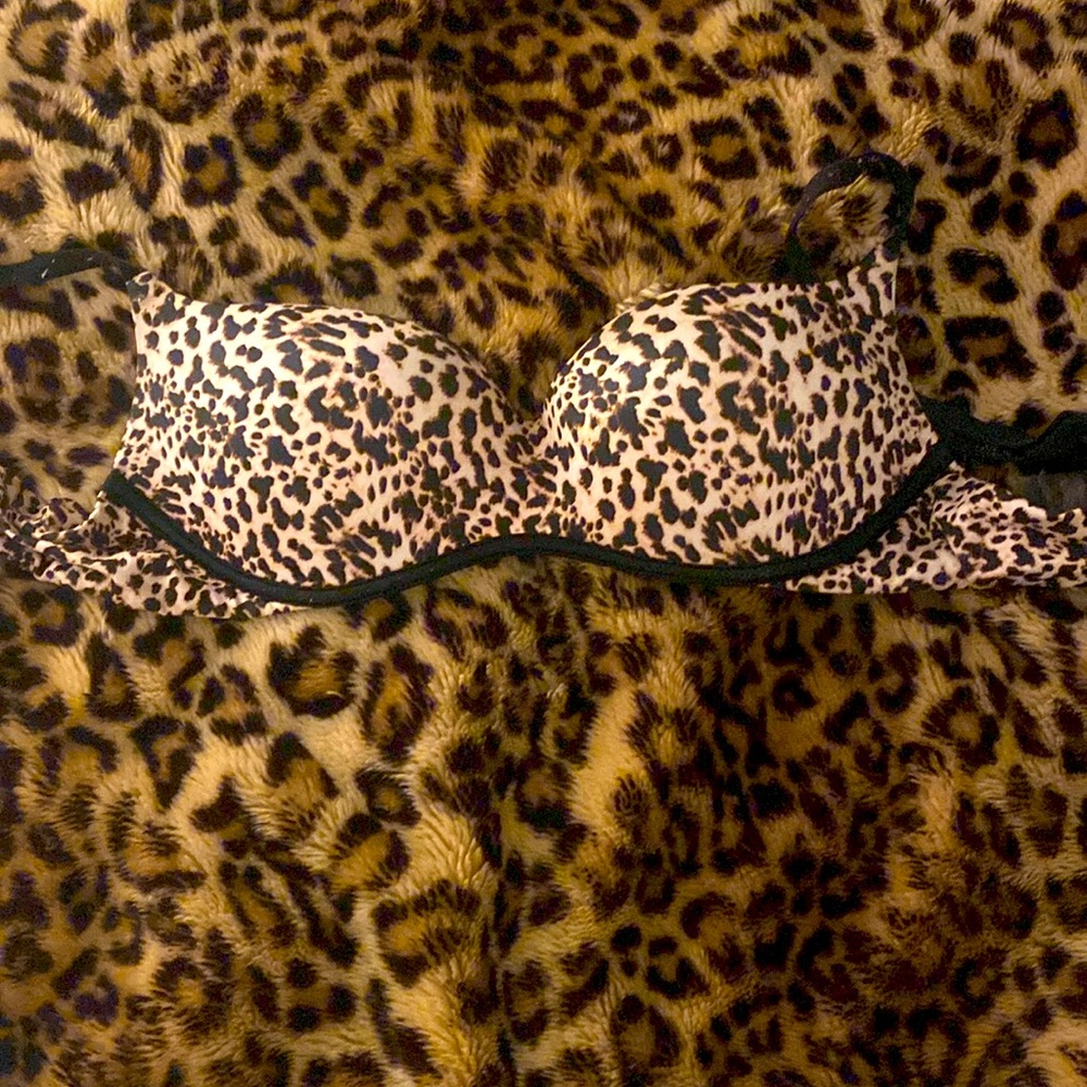 Victoria secret bra 32C in great condition